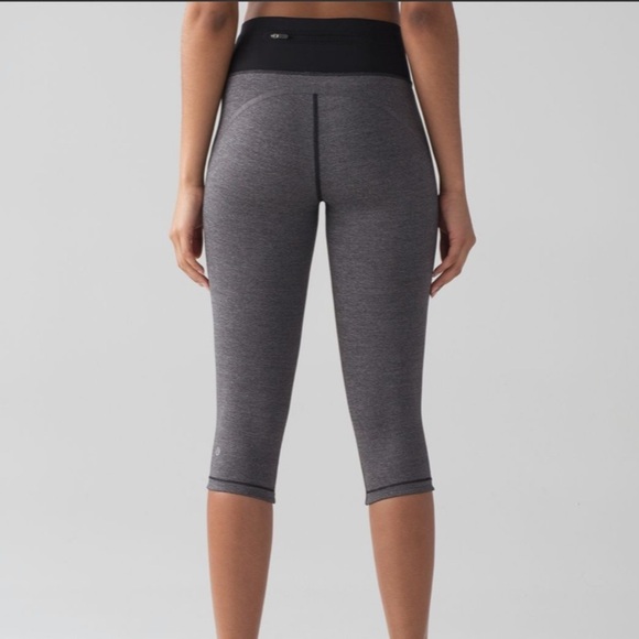 Lululemon Smooth Stride Crop Leggings Heathered Black - Picture 3 of 16